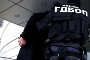 Полицаите спират да стрелят по крадци