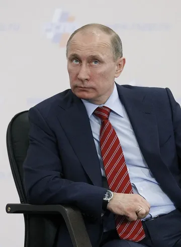 Путин обеща огромни заплати на учители и лекари