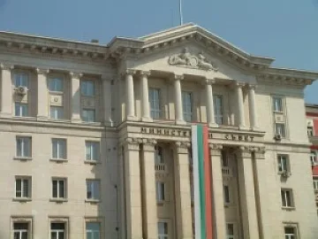 Тристранката нищи пенсионната възраст