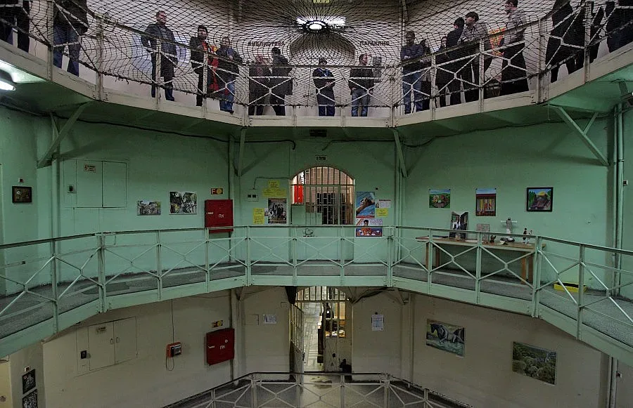 Затворници се оплакват от геноцид