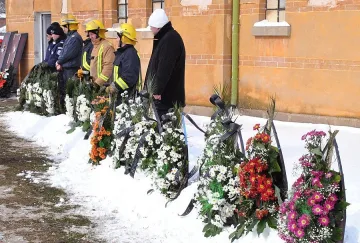 Погребват последните две жертви от Бисер