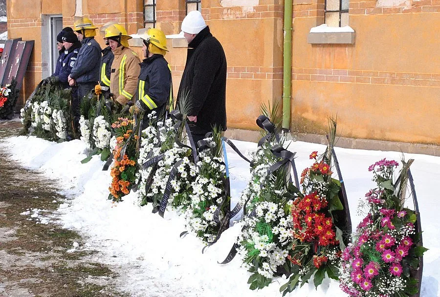 Погребват последните две жертви от Бисер