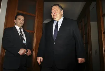 Гърция клекна пред Брюксел за 130 млрд. евро