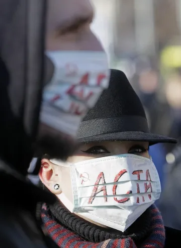 ГЕРБ и БСП гласуват против ACTA в Брюксел