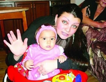 Трима в битка за детето на починала родилка