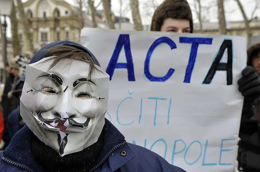 Станишев спира АСТА в Европа