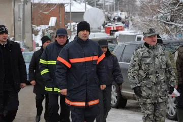И Цветанов затъна с БТР в преспите