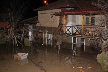 Куче издирва двама изчезнали в Бисер