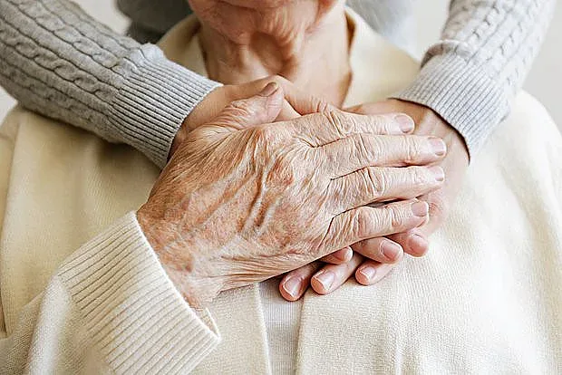 108-годишна даде рецепта за дълголетието. Включва мустаци