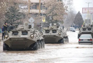 БТР-и пазят село Бисер 