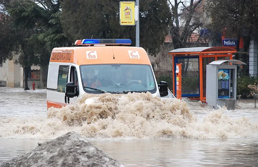 Прокуратурата разследва фаталния язовир