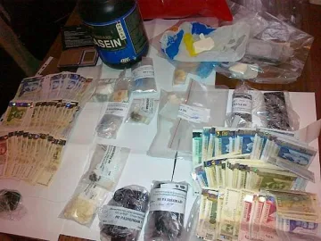 Закопчаха 15 души при операция „Наркотици”