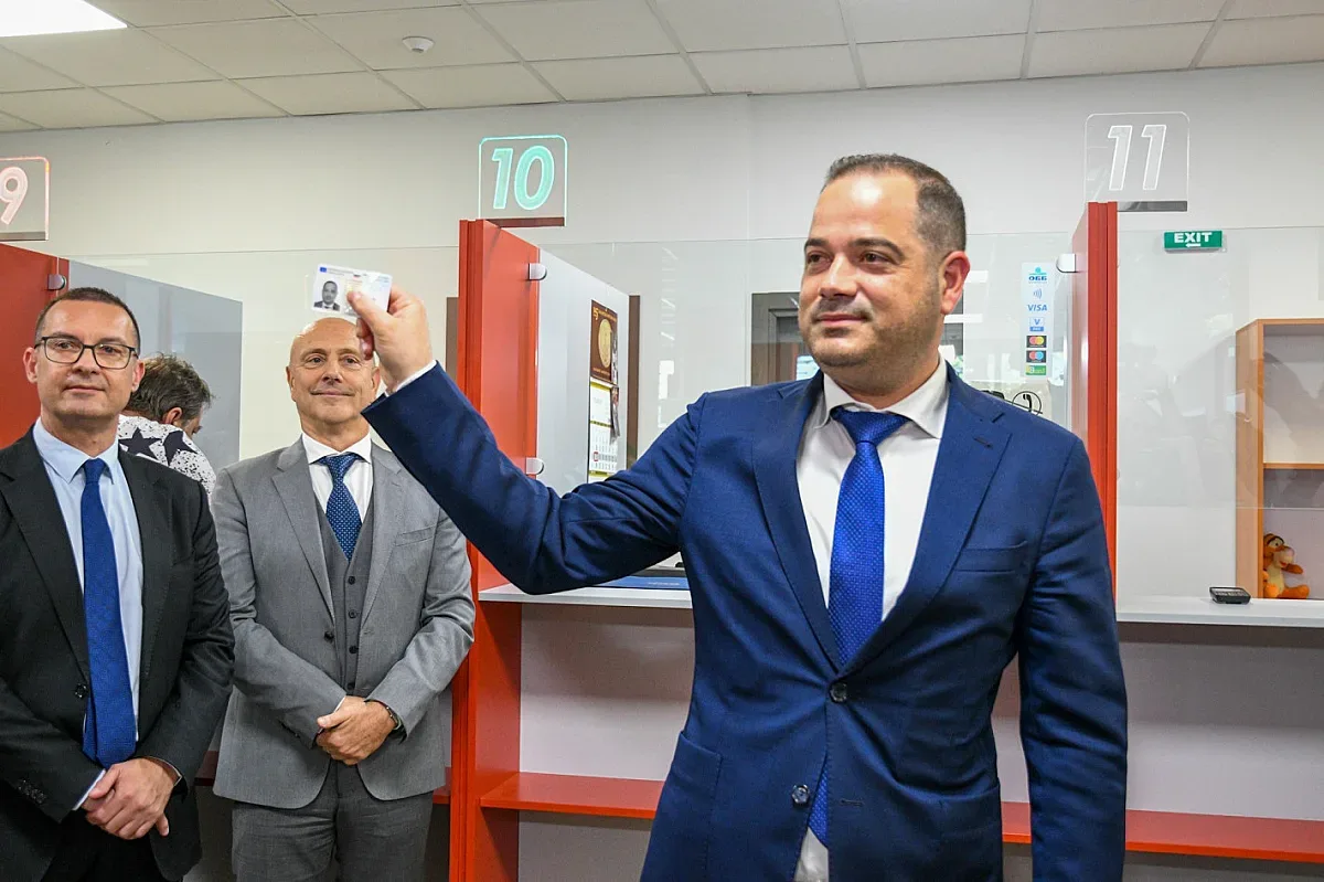 Голям интерес към новите лични карти. МВР проговори