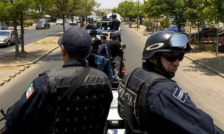 Маскиран застреля деветима в дискотека