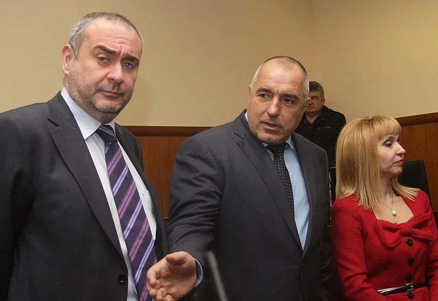 Няма координация по свързани дела, призна Велчев