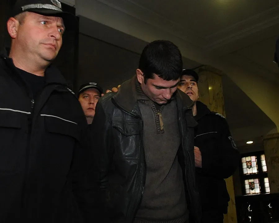 Подпалвачът Ковачки потроши килията в 7 РПУ
