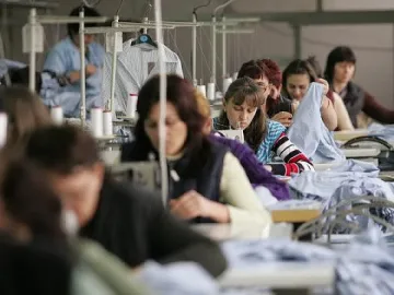 Бизнесът закъса за шивачки и готвачи 