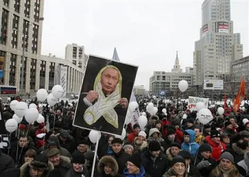 Хиляди бели балони и панделки срещу Путин 