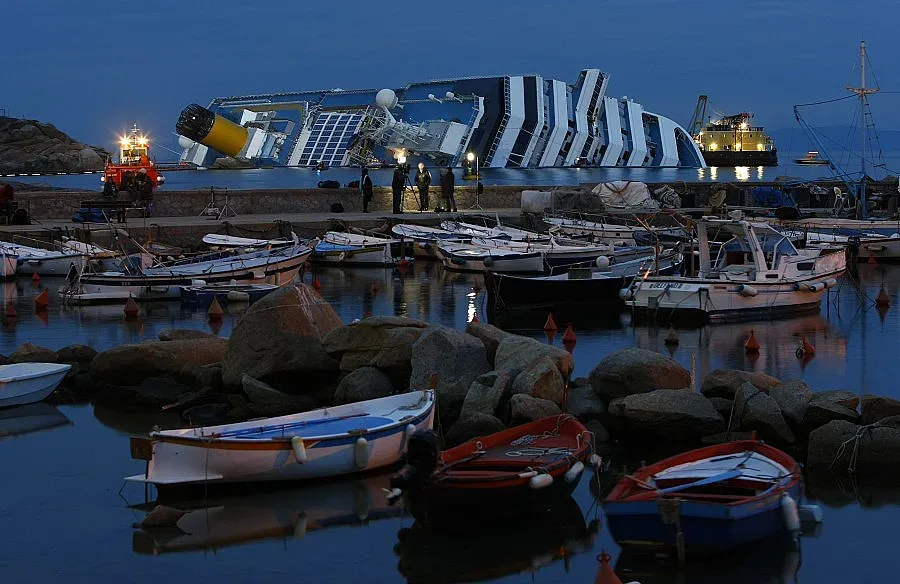 Шестима от "Коста Конкордия" искат $ 460 млн. обезщетение