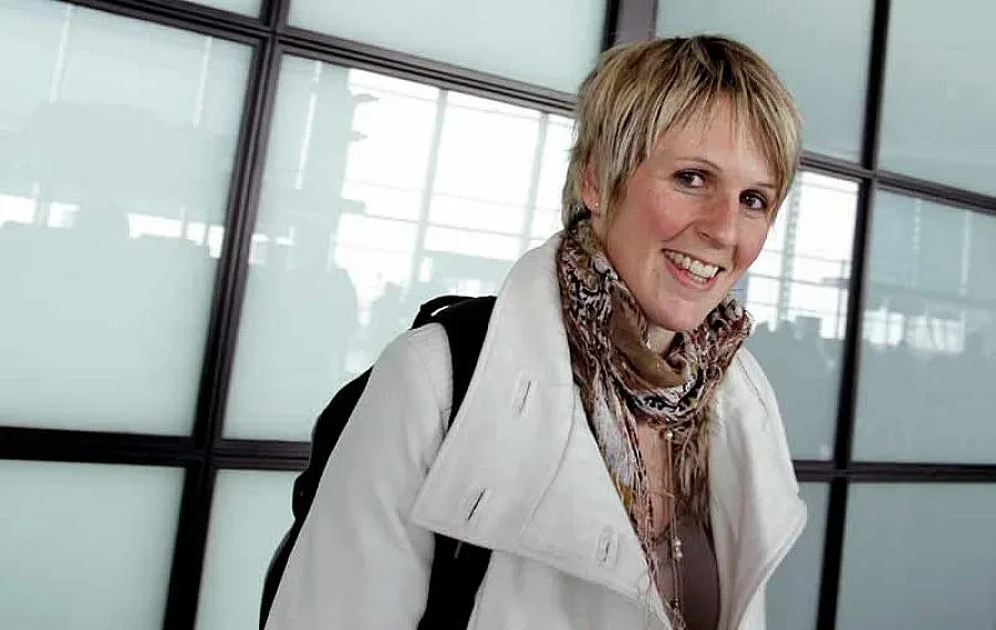 Опашка за автографи от скиорка по бикини