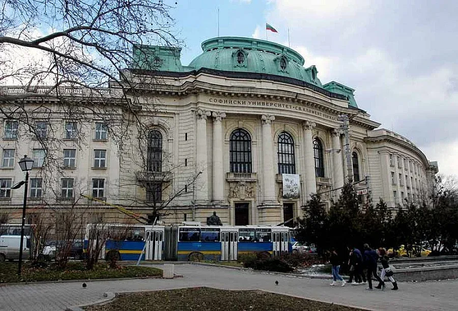 Приемат с матура историци в Алма матер