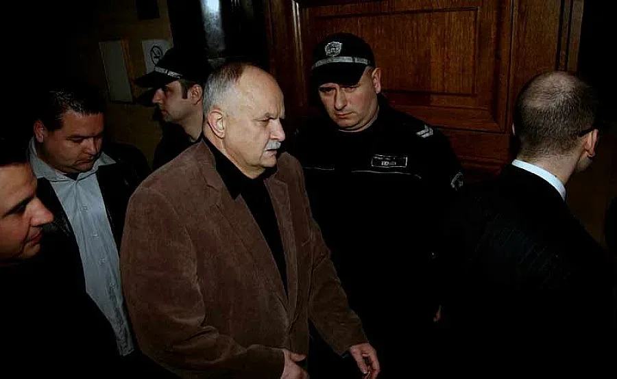 Филчев взе хляба на цирка 