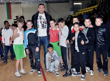 Кобрата боксира в "Пред банята"