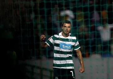 Турци пускат въдицата за Божинов