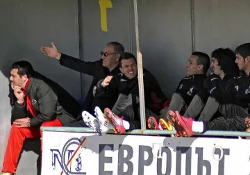 ЦСКА гони двама, гори с турнето