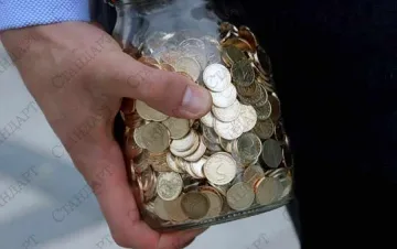 Данъчни проверяват 11 висши чиновници