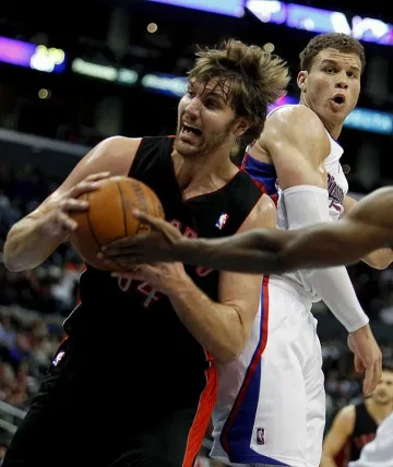 "Лейкърс" губи трети мач поред  