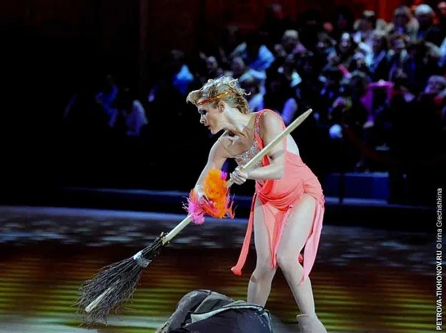 Албена и Макс яхнаха метла