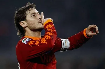 Тоти влезе в историята на калчото след два гола над "Чезена"