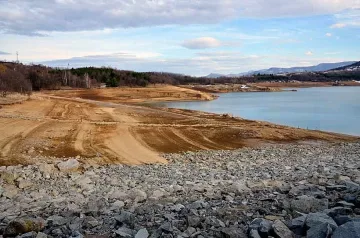 Язовир „Среченска бара” стига дъното си