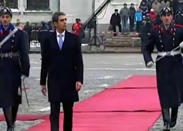 21 топовни салюта за Плевнелиев