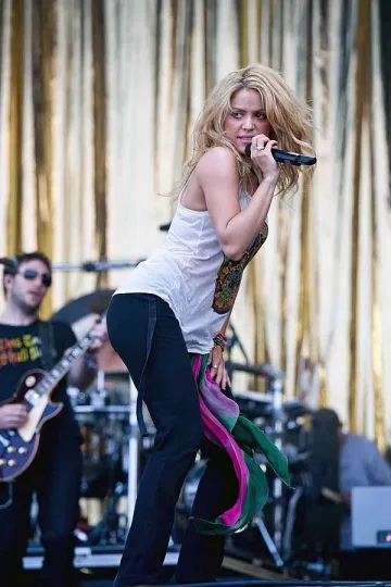 Изнудват Шакира и Пике с порно