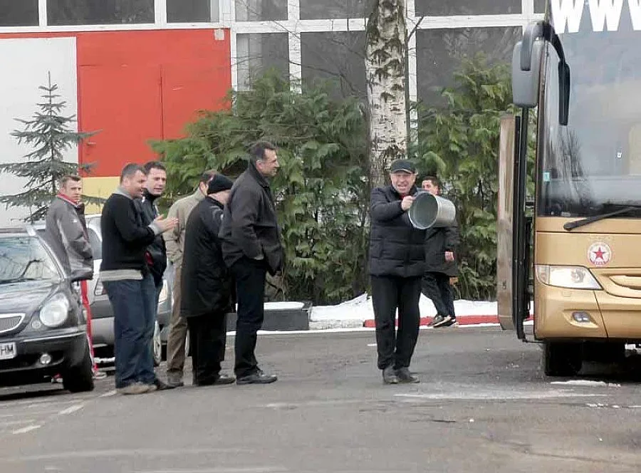 ФИФА рови на "Армията"