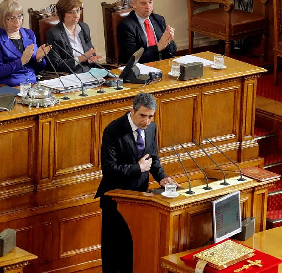 Кристалина отива първа при Росен Плевнелиев 