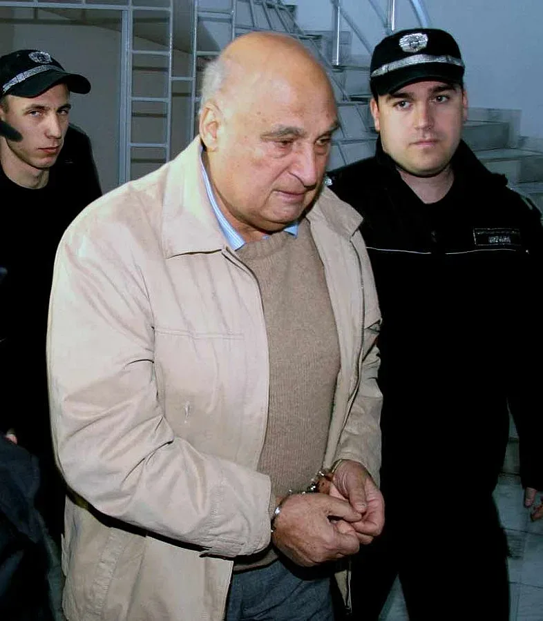 Папата и Дон Цеци топят Цар Киро за убийства