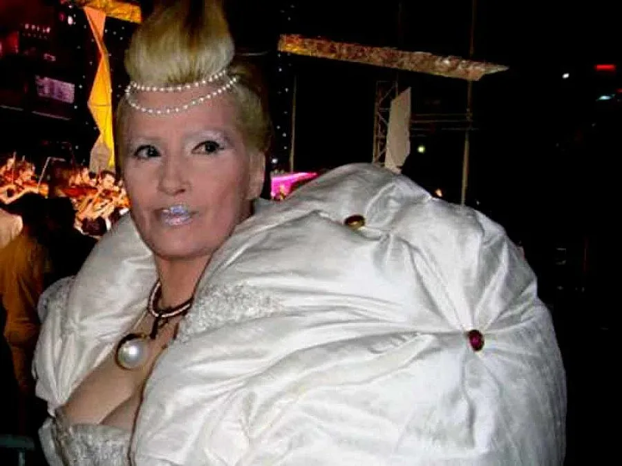 Кандидат за Белия дом окраде сръбска певачица