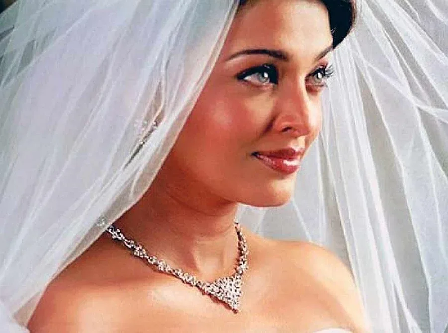 Заклеймиха бразилските булки, венчавали се без бельо  