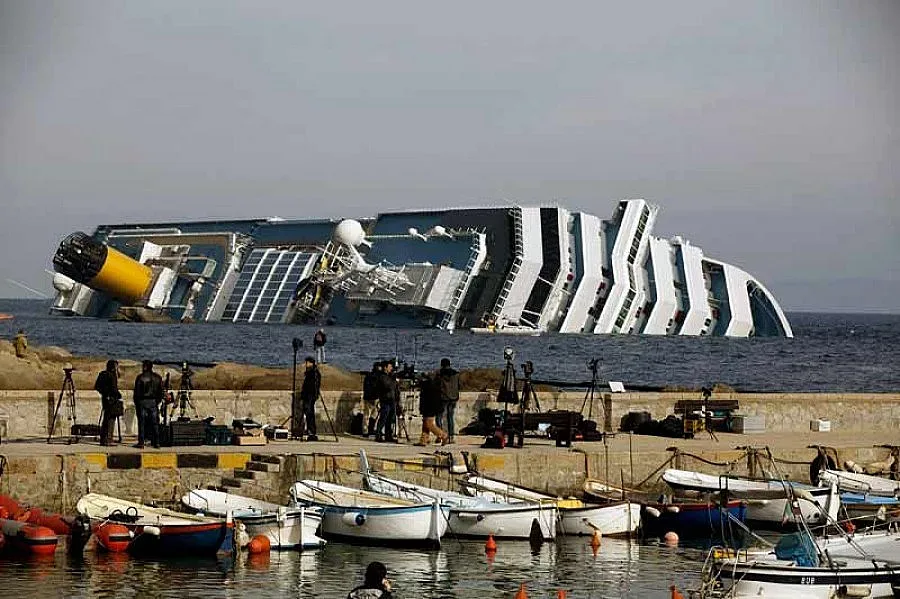 Моряците ни от "Титаник" 2: Топят капитана