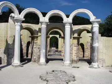 Вдигат царските палати на Симеон Велики