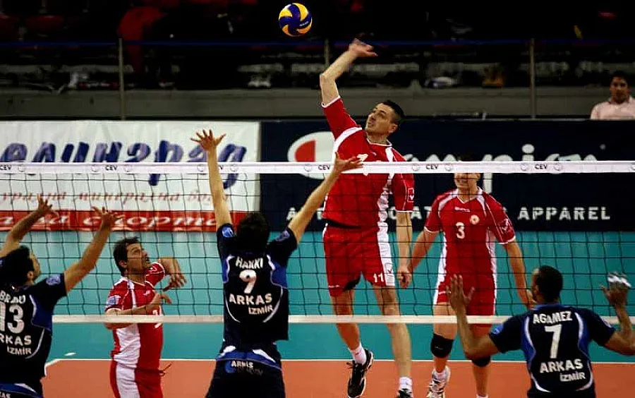 Волейболният ЦСКА запазва отбора за титлата 