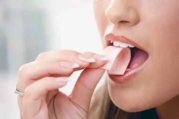 Румънци крадат дъвки, пробутват ги за ресто