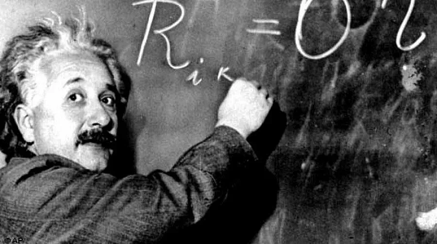 Разхвърляното бюро помага за концентрацията 