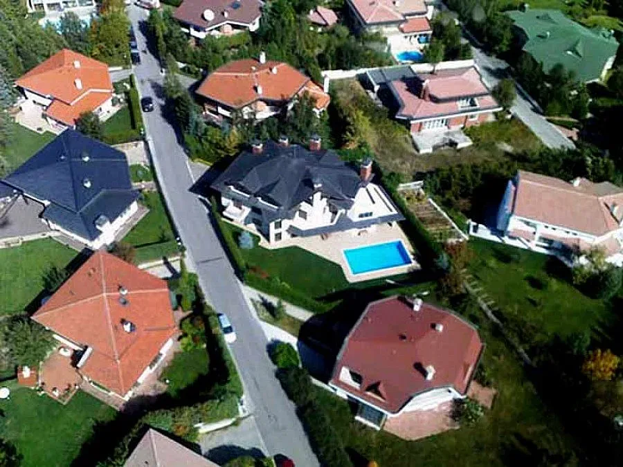 Душат имоти над 300 бона