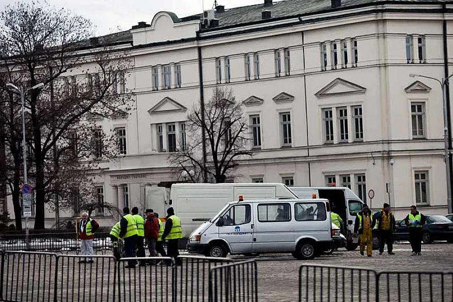 Депутати си искат паркинга