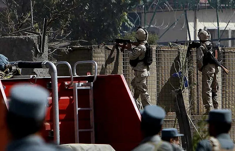 Британски войници се гаврили с деца