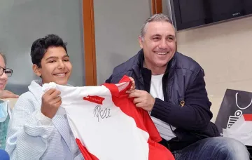 Камата дари спасения Таньо с екип на Пеле